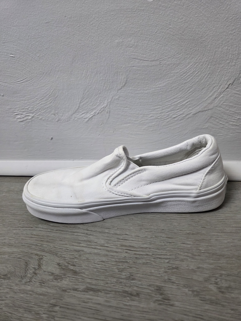 Vans Women’s White Canvas Classic Slip-On Sneakers Shoes Size 5.5 - Picture 10 of 13